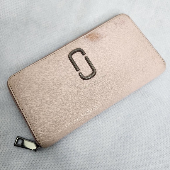 Marc Jacobs Handbags - Marc Jacobs Wallet Light Pink Zip Around Accordion Style Leather